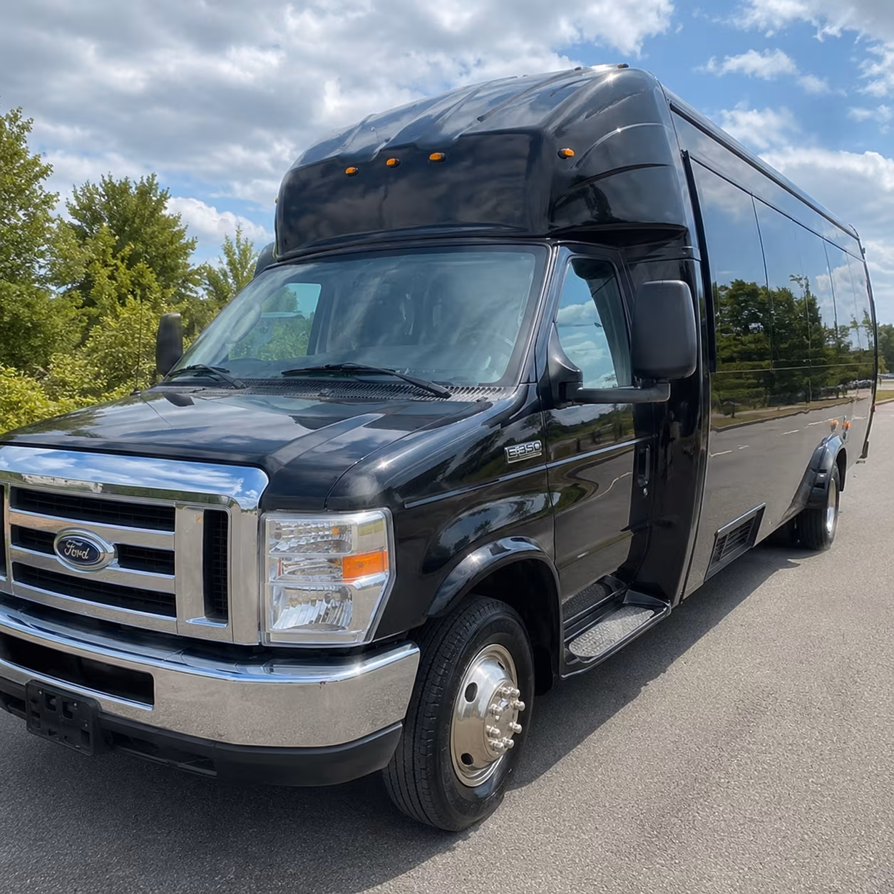 Colorado Springs Birthday, Sweet 16, & Quinceañera Transportation party bus exterior
