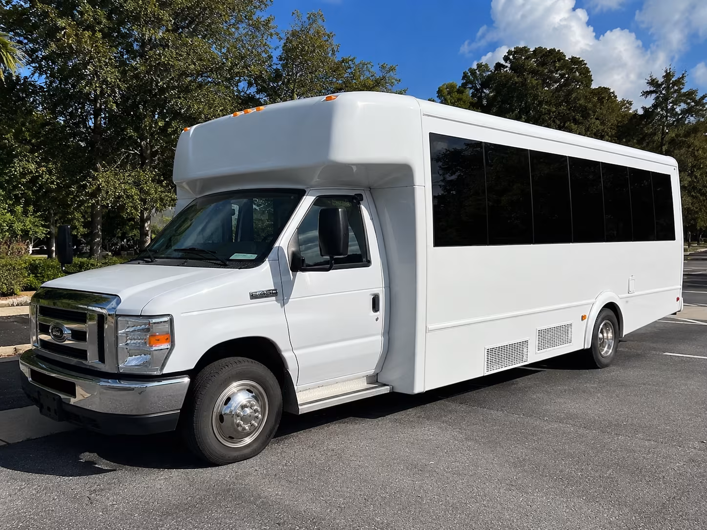 Colorado Springs Birthday, Sweet 16, & Quinceañera Transportation party bus exterior