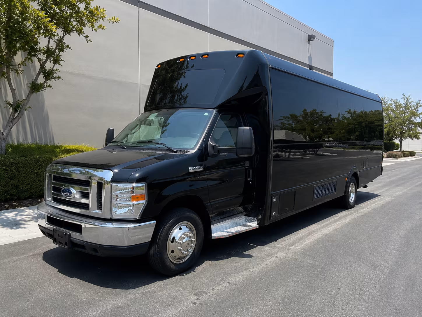 Colorado Springs Winery Tour & Pub Crawl Transportation party bus exterior