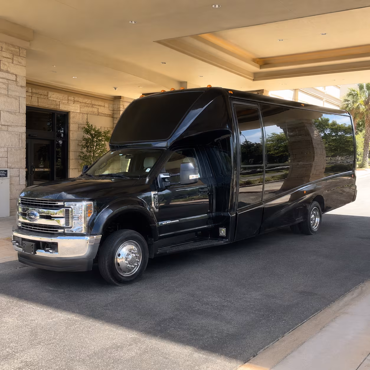 Colorado Springs Winery Tour & Pub Crawl Transportation