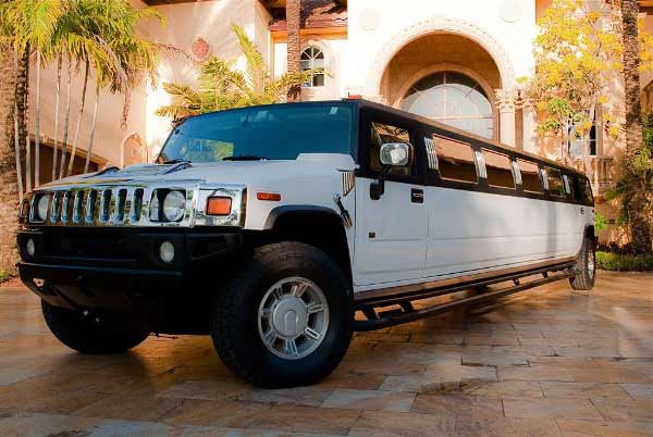 Hummer limo Monument